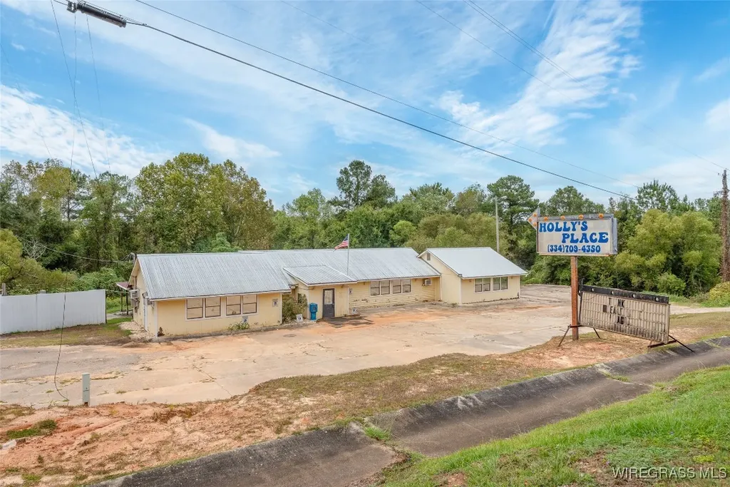 56 Hickory Tree Lane Daleville AL 36322