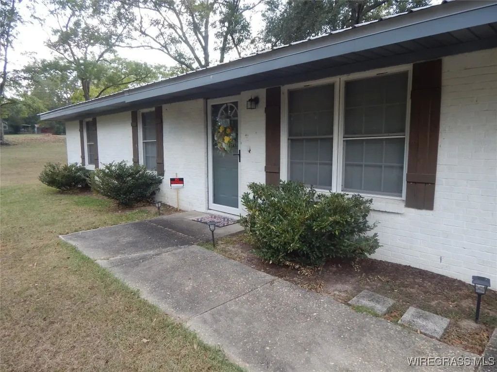 174 W Vaughn Street Coffee Springs AL 36318
