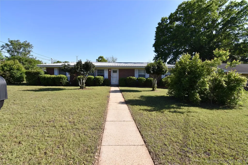 301 Camellia Drive Enterprise AL 36330