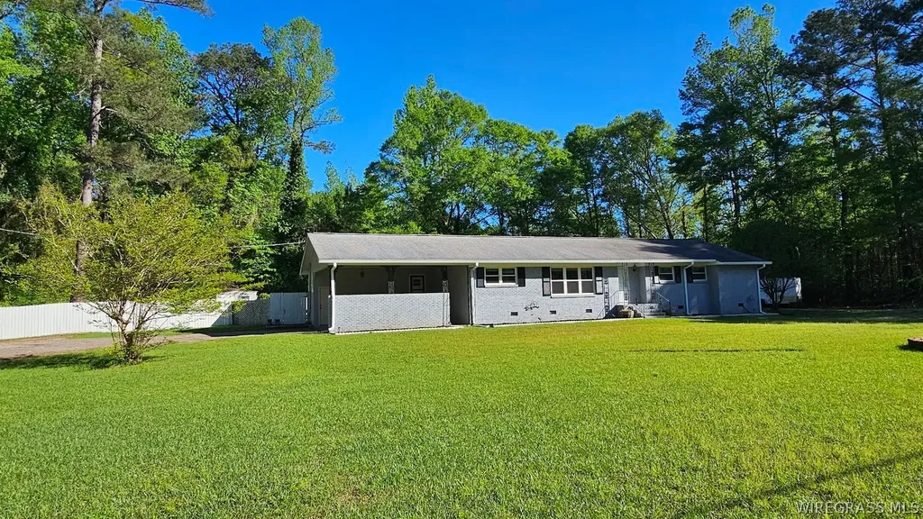 1213 Skipperville Road Ozark AL 36360