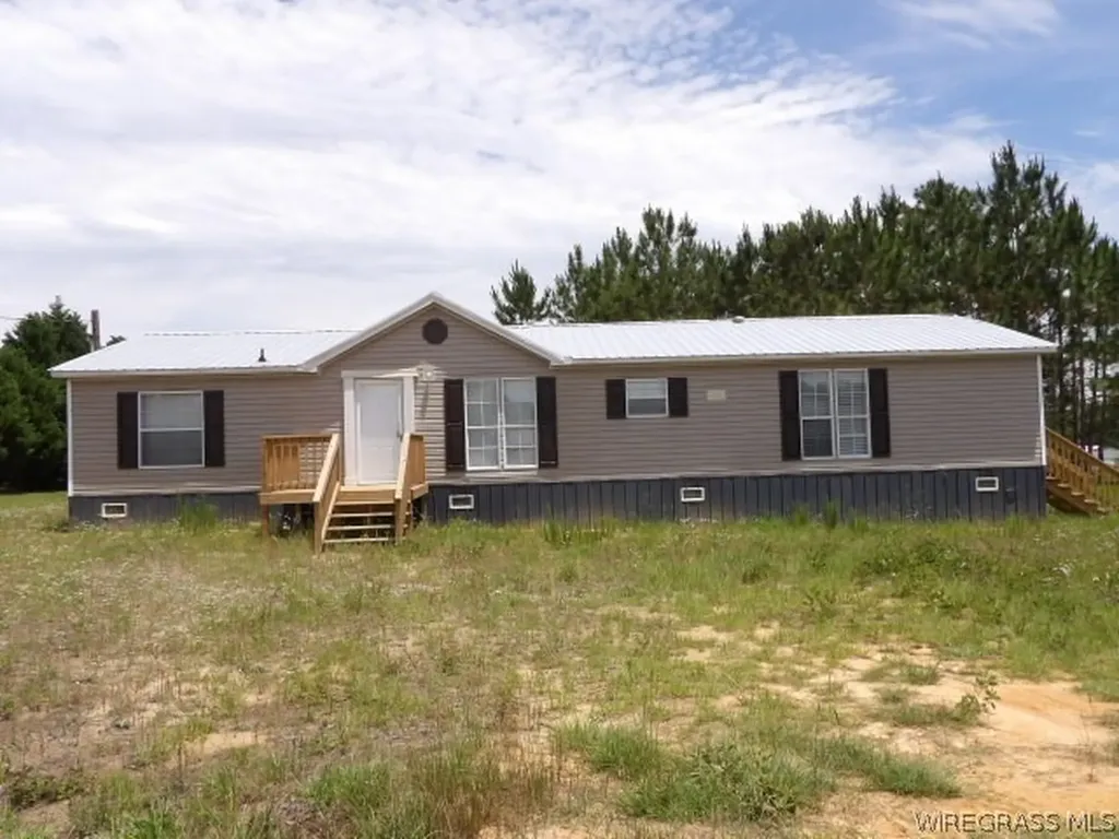 236 Bartlett Loop Headland AL 36345