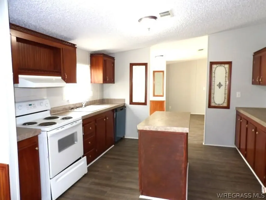 236 Bartlett Loop Headland AL 36345