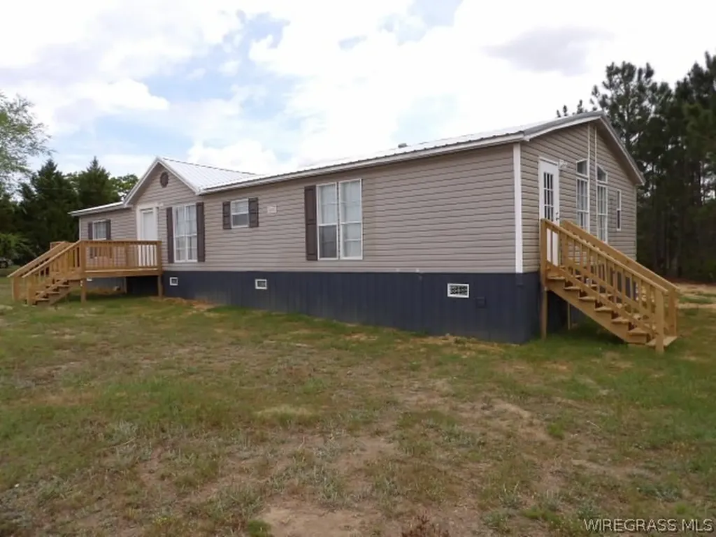 236 Bartlett Loop Headland AL 36345