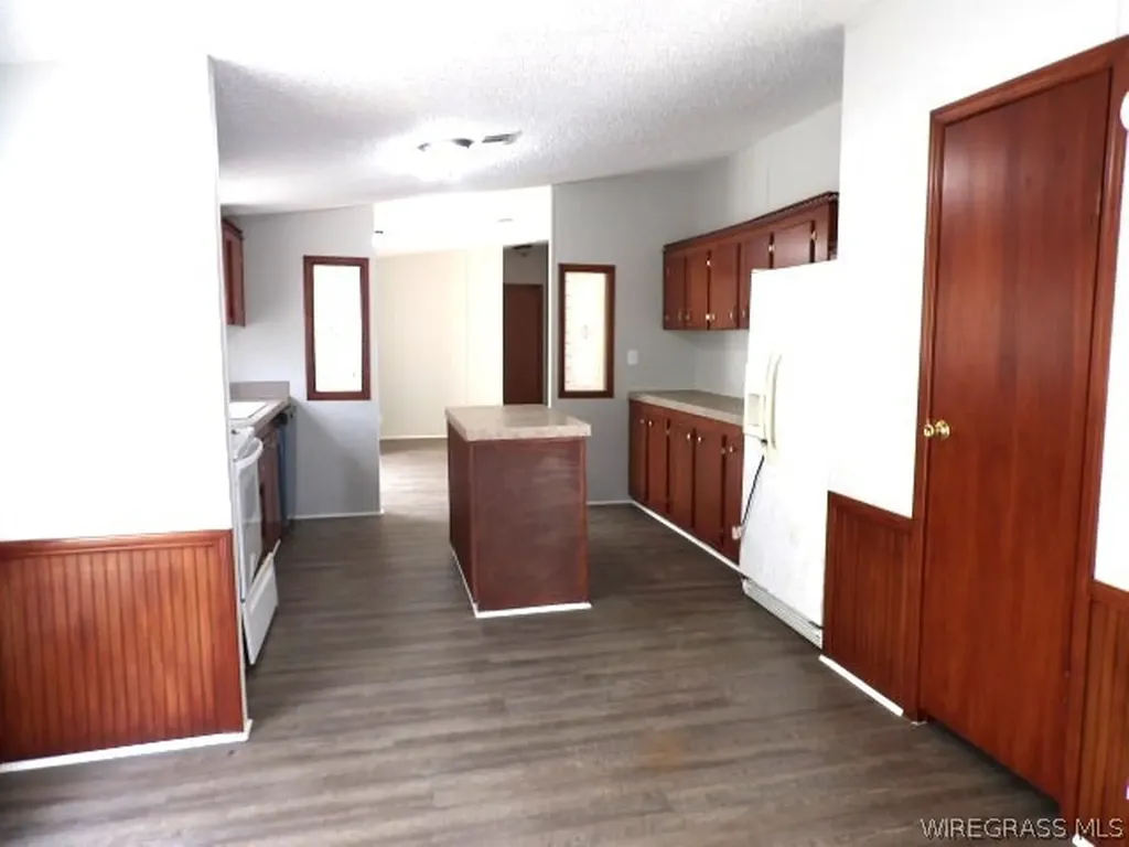 236 Bartlett Loop Headland AL 36345