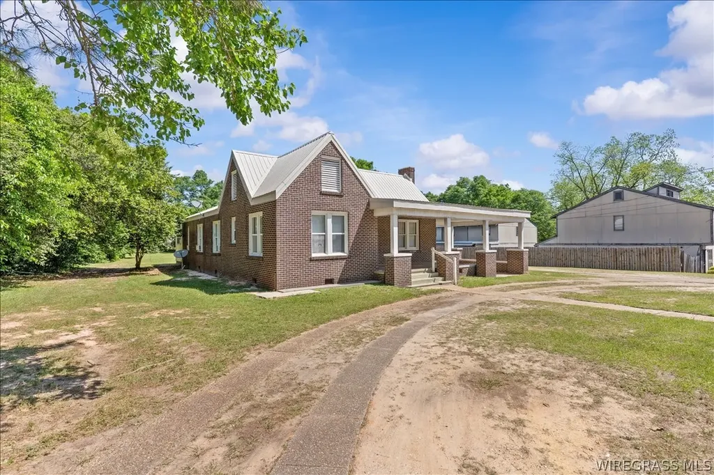 445 E Eufaula Street Ozark AL 36360