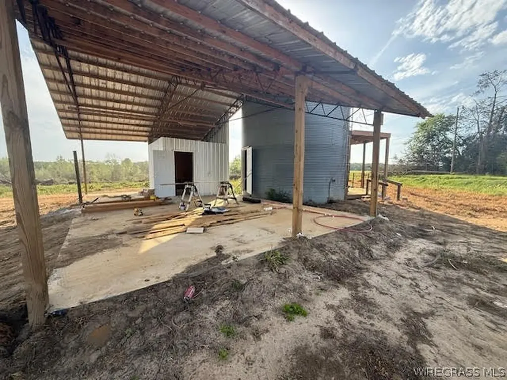 525 County Road 682 Coffee Springs AL 36318