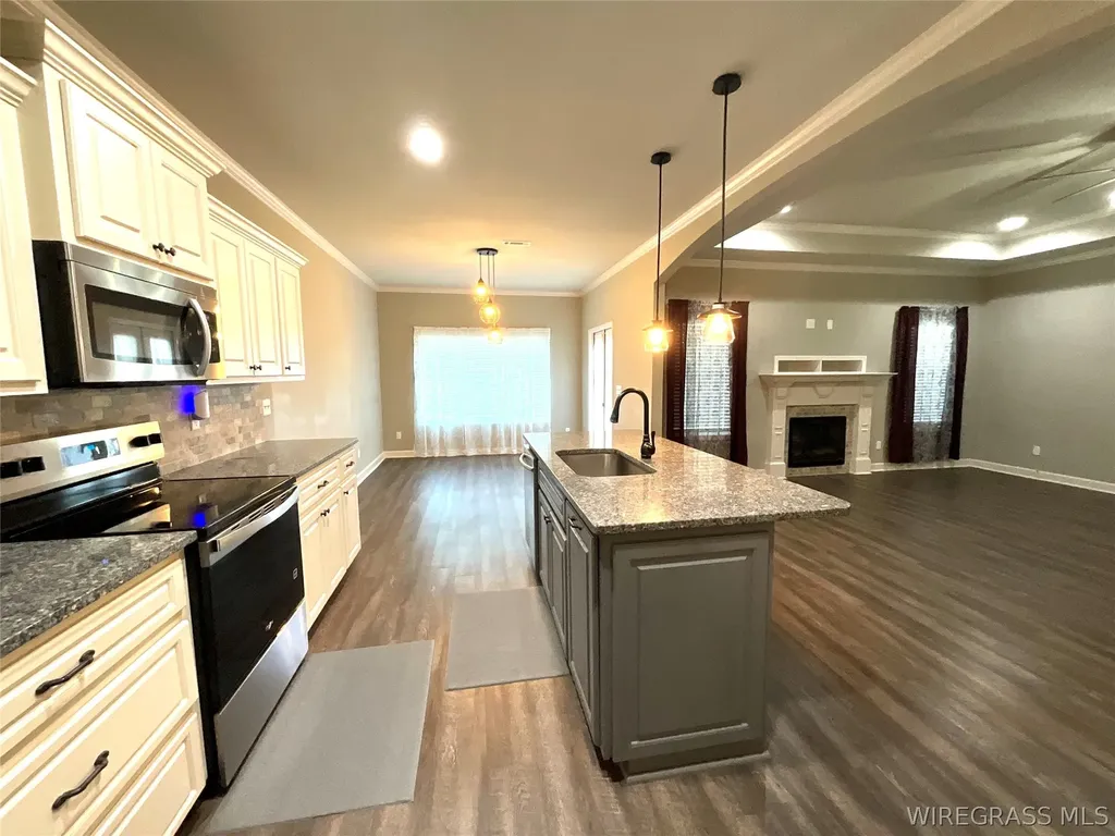 652 Doyle Road Dothan AL 36305