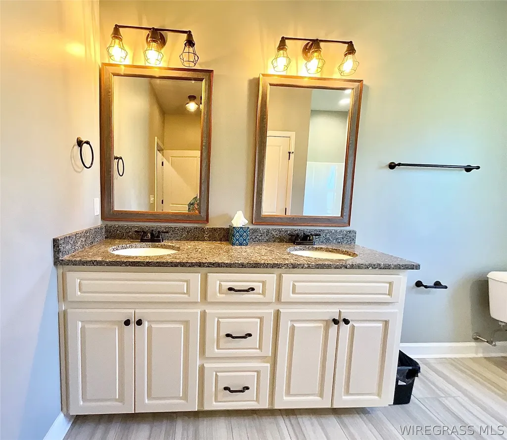 652 Doyle Road Dothan AL 36305