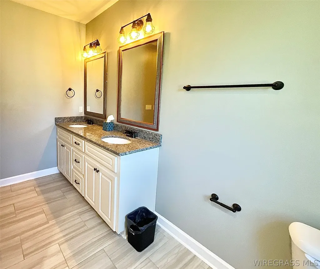 652 Doyle Road Dothan AL 36305