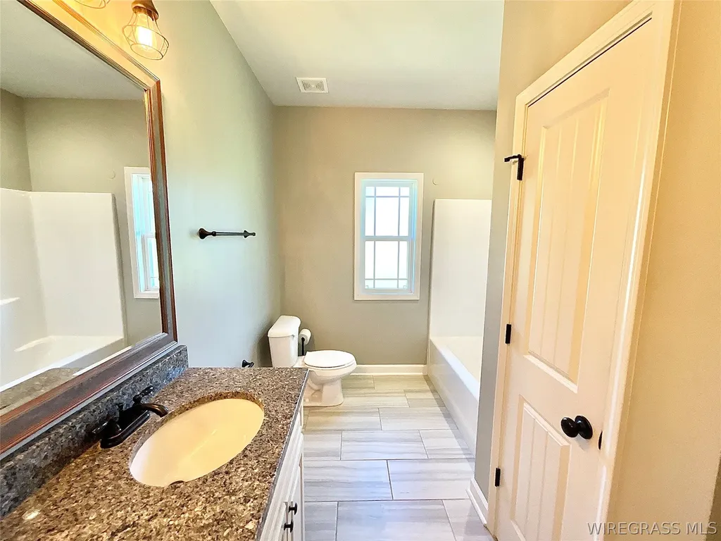 652 Doyle Road Dothan AL 36305