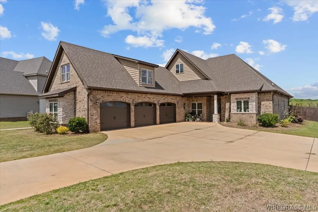 200 Central Park Circle Enterprise AL 36330