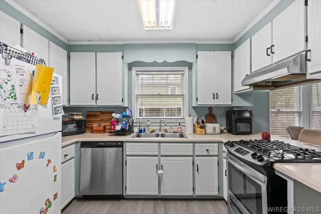 102 Pinewood Drive Enterprise AL 36330