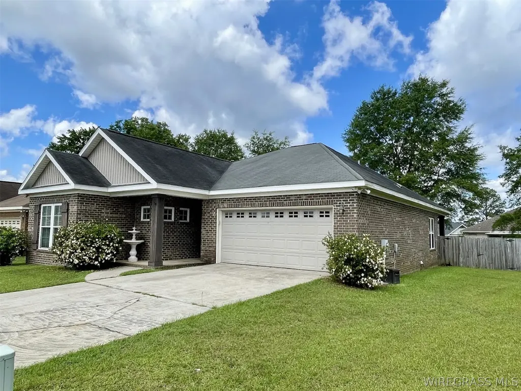 114 Brattleboro Court Dothan AL 36301
