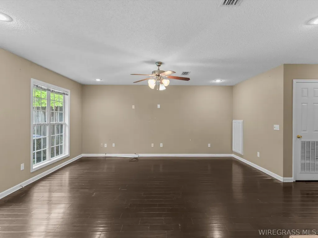 194 Commons Drive Enterprise AL 36330