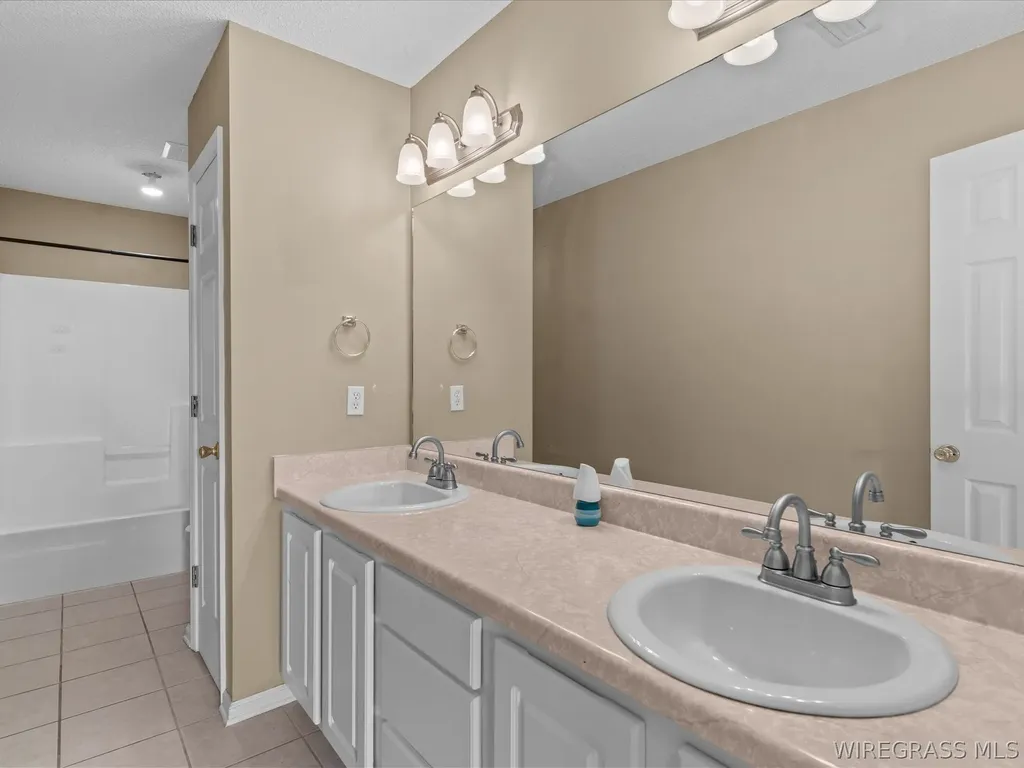 194 Commons Drive Enterprise AL 36330