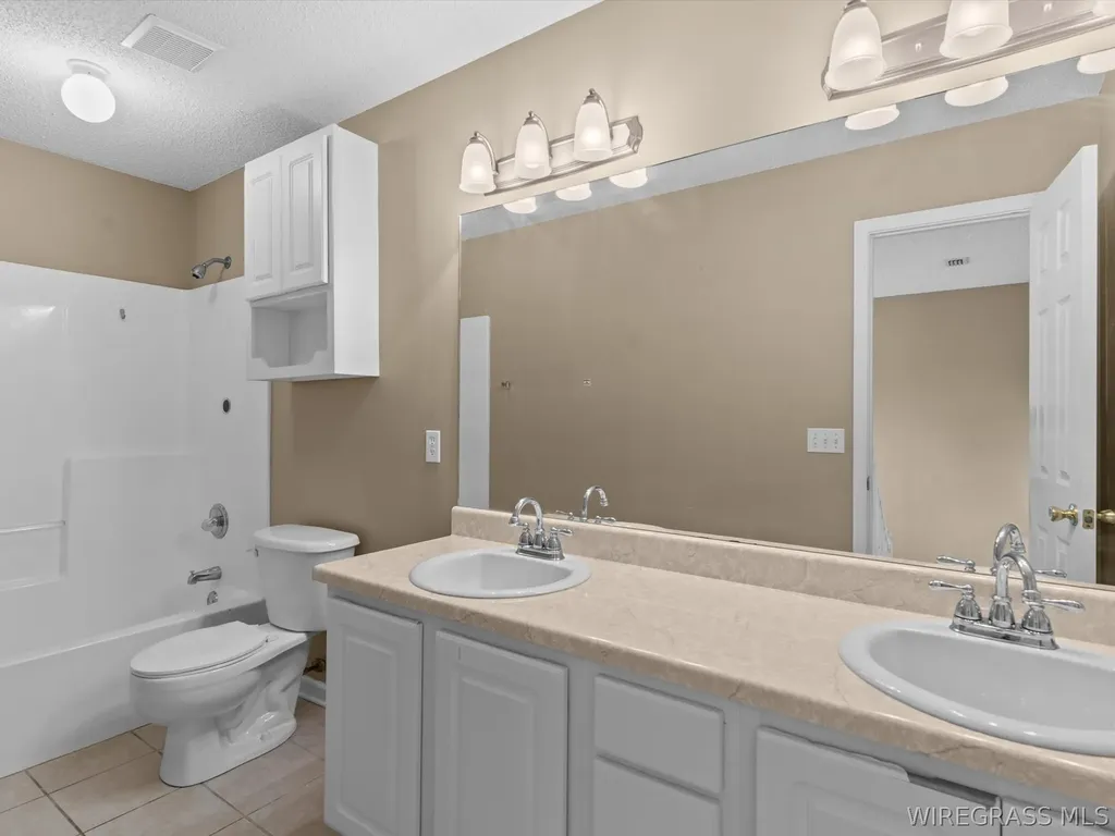 194 Commons Drive Enterprise AL 36330