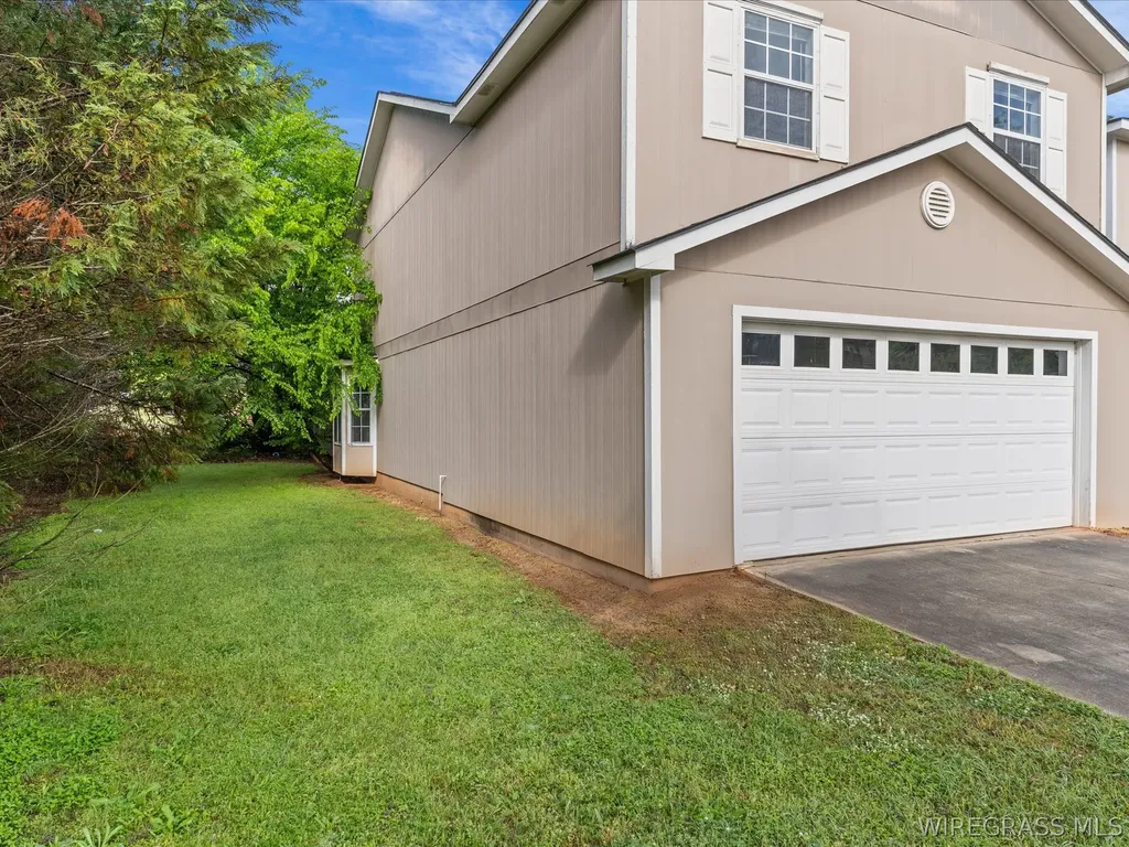 194 Commons Drive Enterprise AL 36330