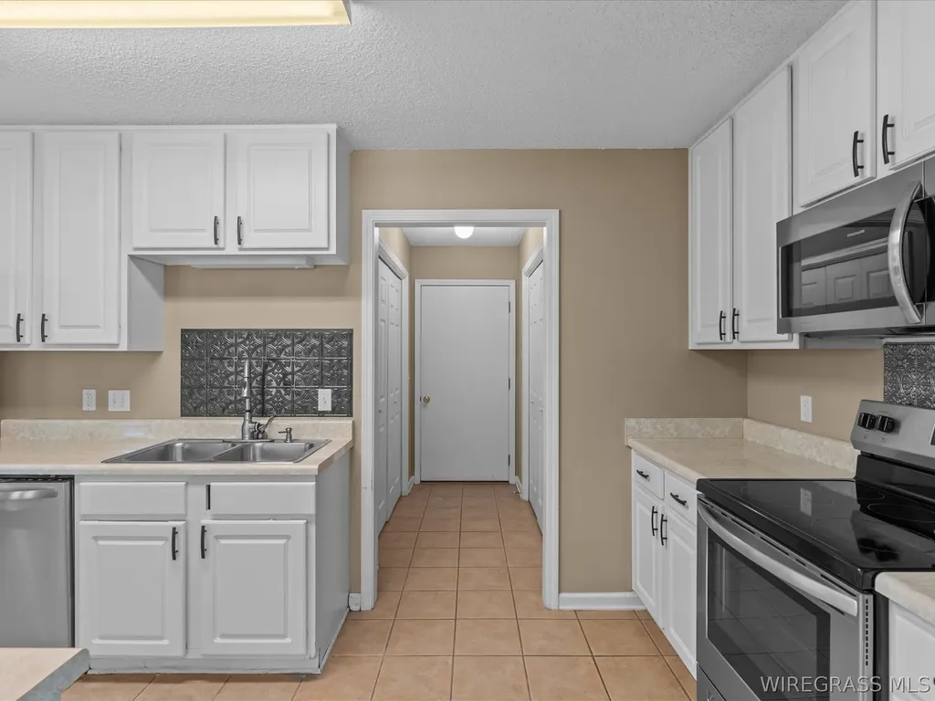 194 Commons Drive Enterprise AL 36330
