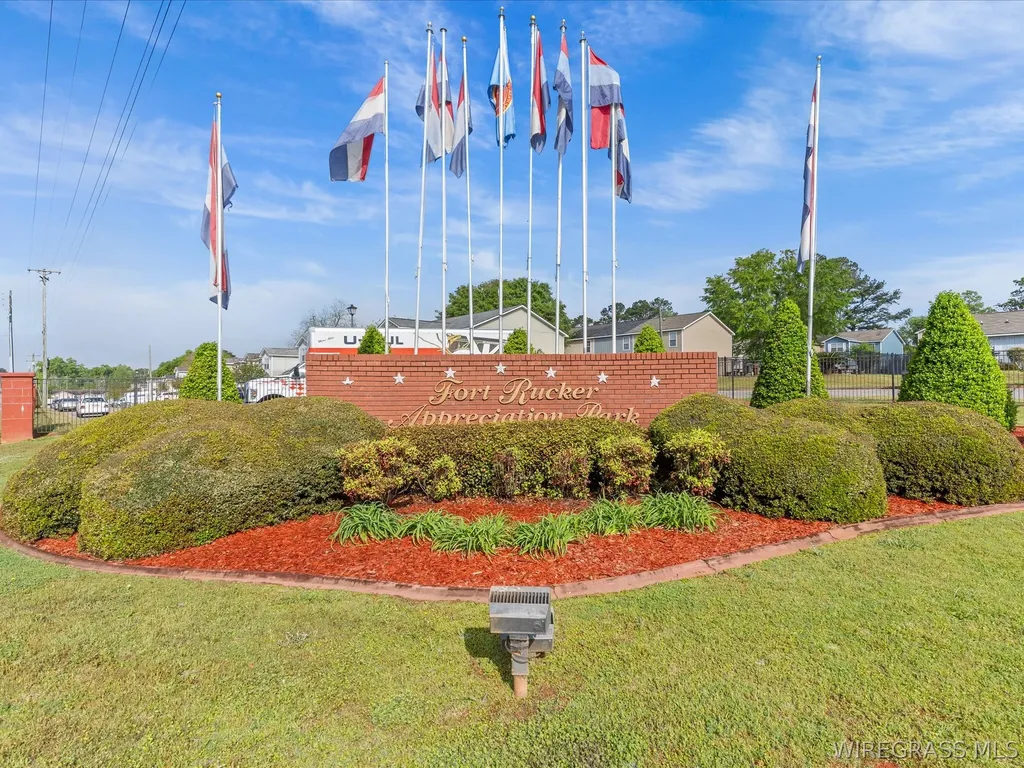 194 Commons Drive Enterprise AL 36330