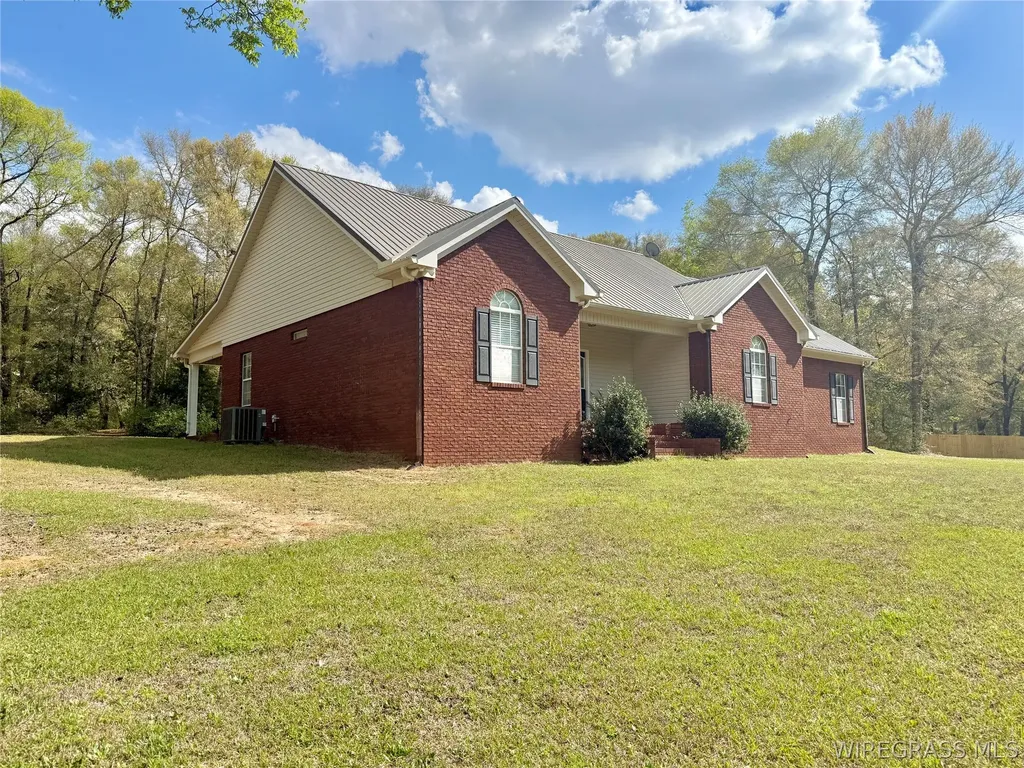 12268 County Road 41 Hartford AL 36344