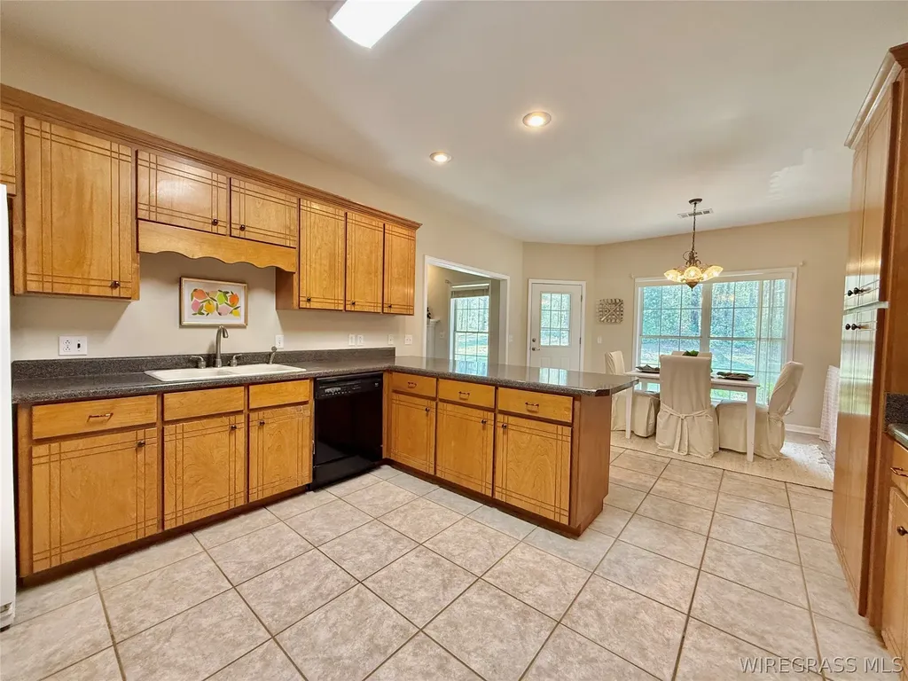 12268 County Road 41 Hartford AL 36344