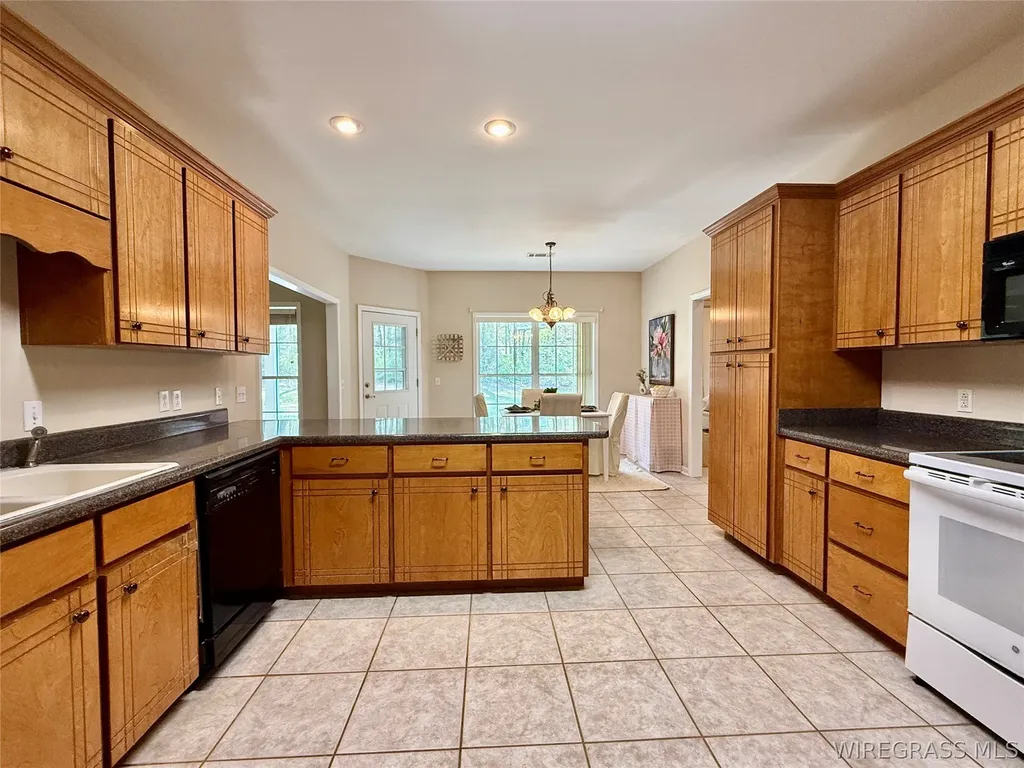 12268 County Road 41 Hartford AL 36344