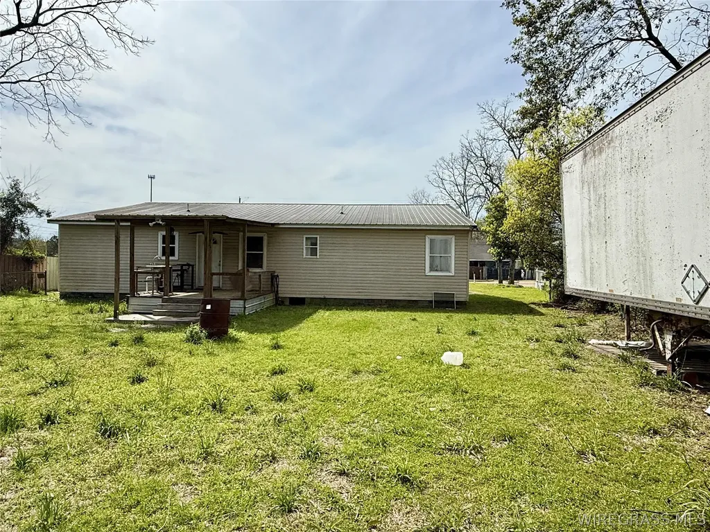 111 S Forrest Street Geneva AL 36340