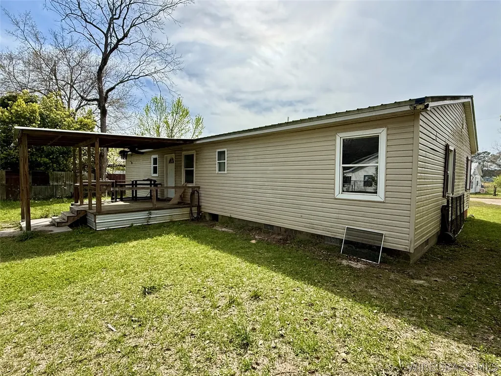 111 S Forrest Street Geneva AL 36340