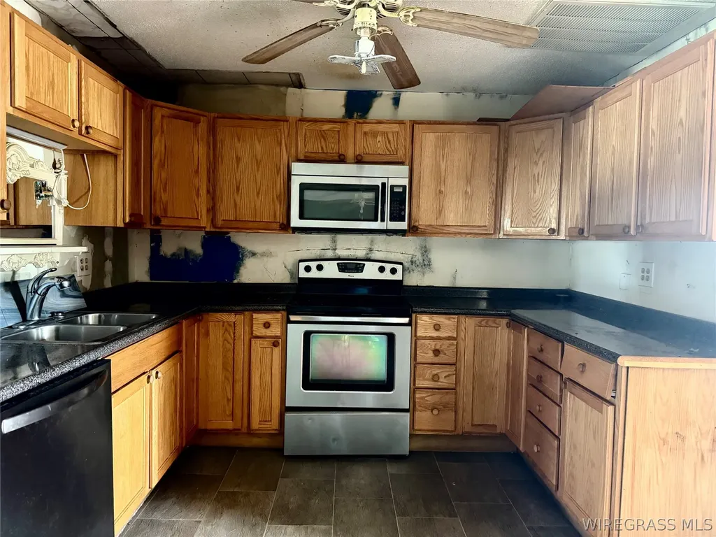 111 S Forrest Street Geneva AL 36340
