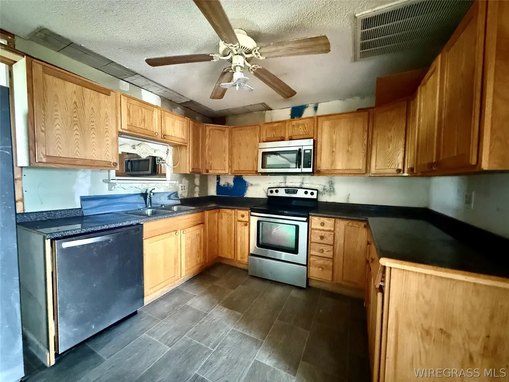 111 S Forrest Street Geneva AL 36340