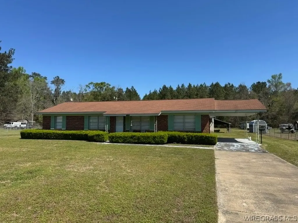 13935 Cottonwood Road Cottonwood AL 36320