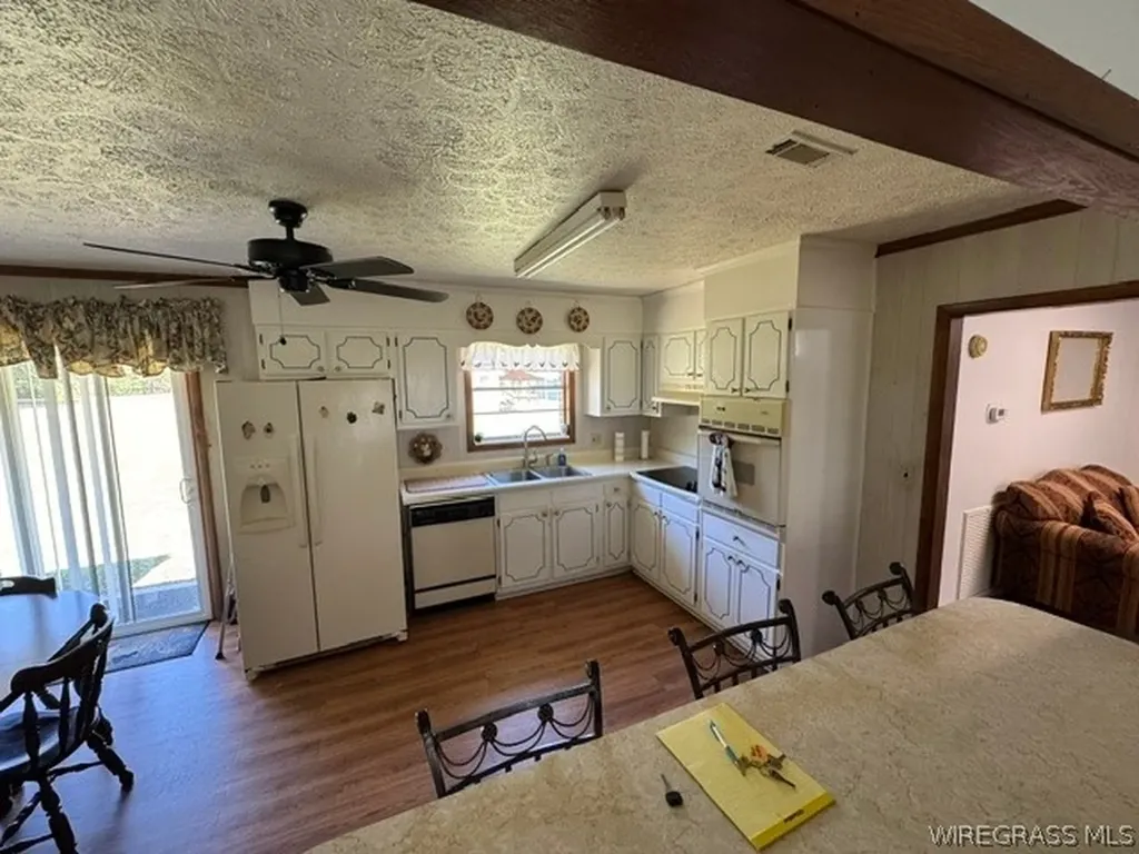 13935 Cottonwood Road Cottonwood AL 36320