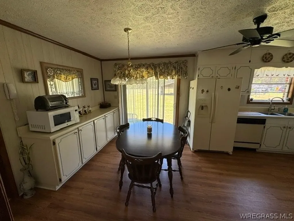 13935 Cottonwood Road Cottonwood AL 36320