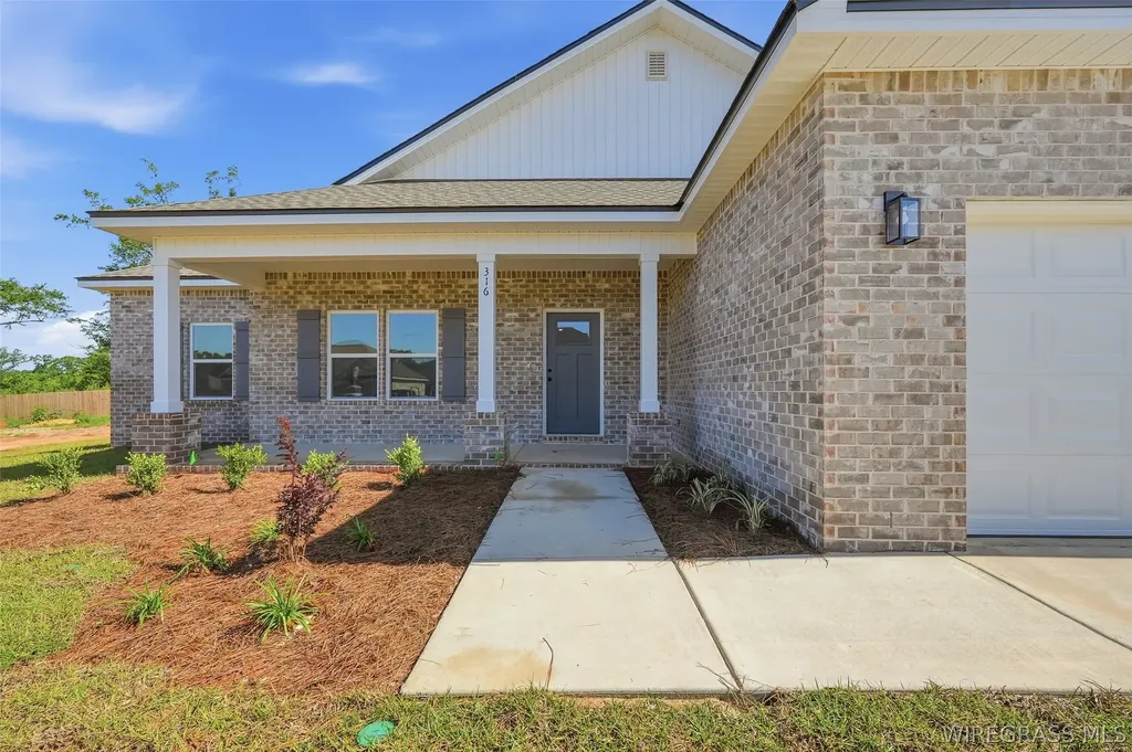316 Thornbird Loop Enterprise AL 36330