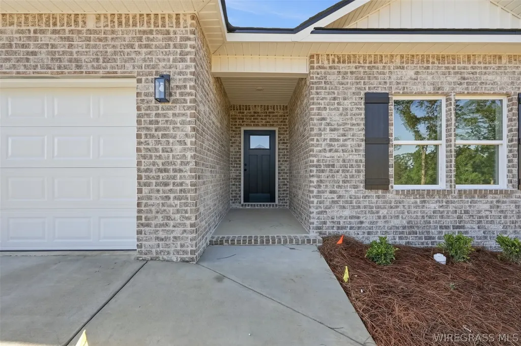 329 Thornbird Loop Enterprise AL 36330