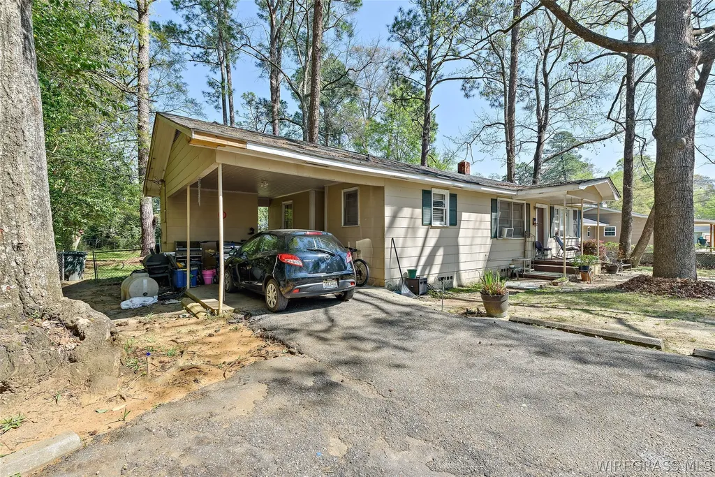 1472 W Selma Street Dothan AL 36301