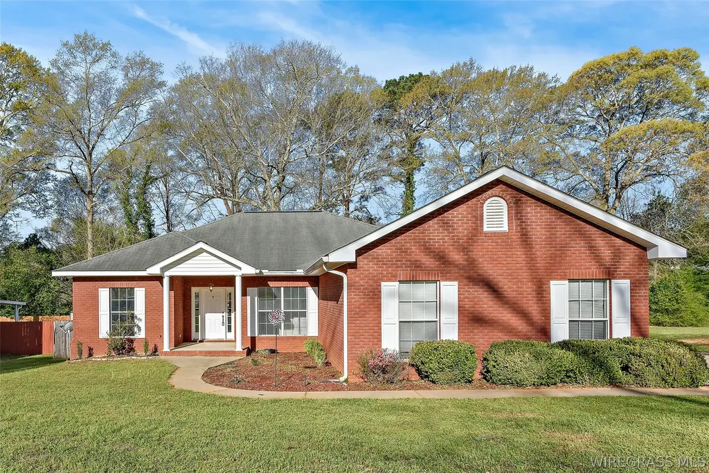 2824 Morningdove Way Enterprise AL 36330