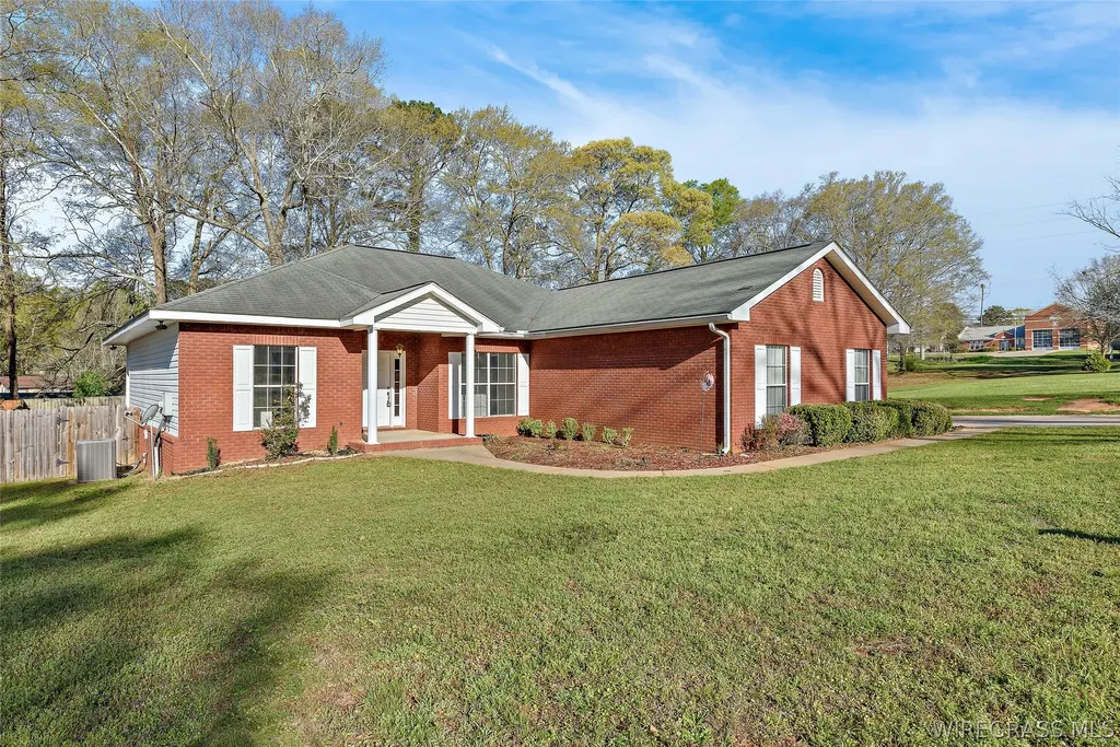 2824 Morningdove Way Enterprise AL 36330