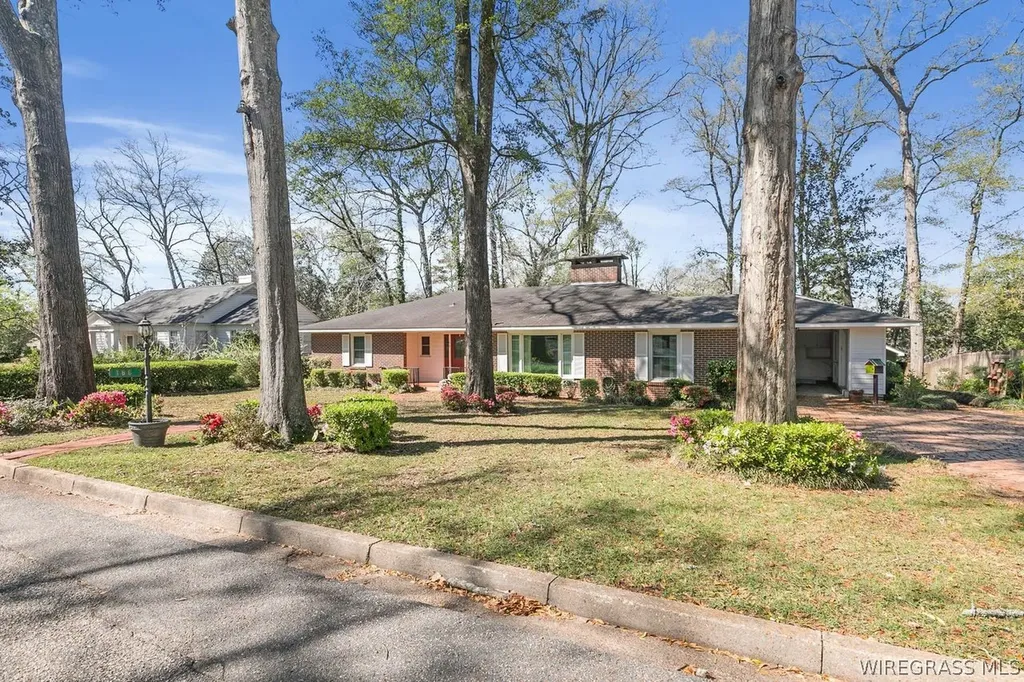 166 Garner Drive Ozark AL 36360