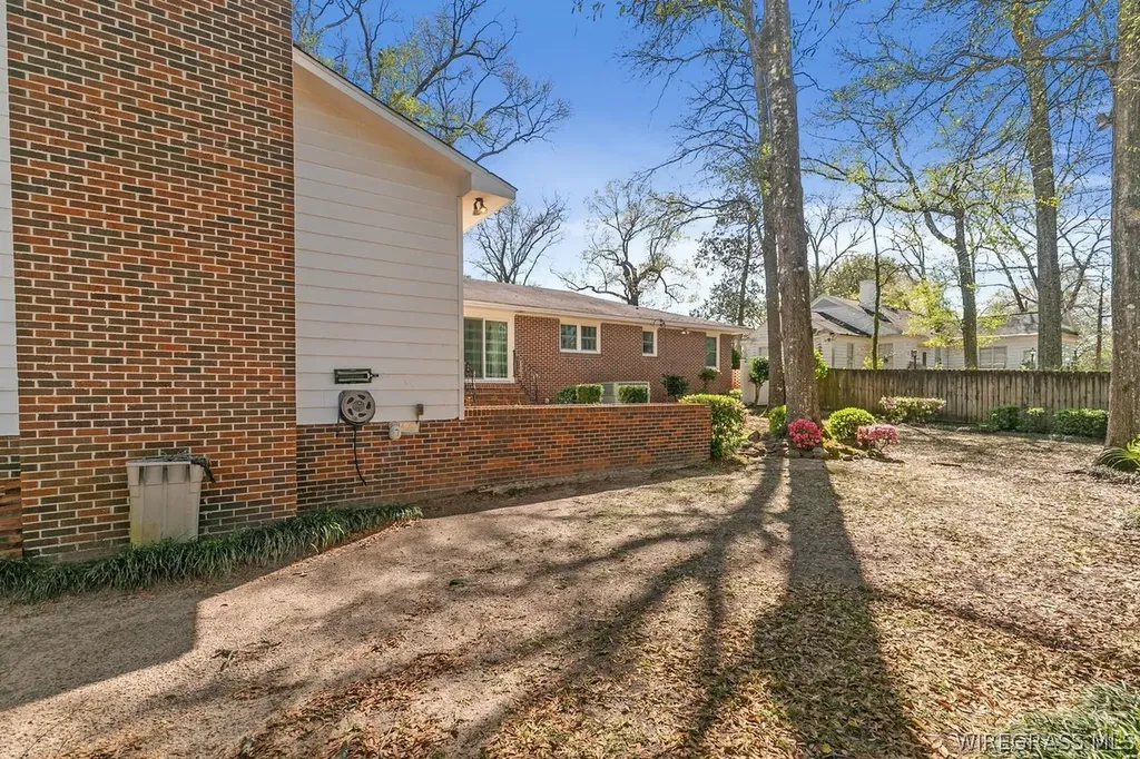 166 Garner Drive Ozark AL 36360