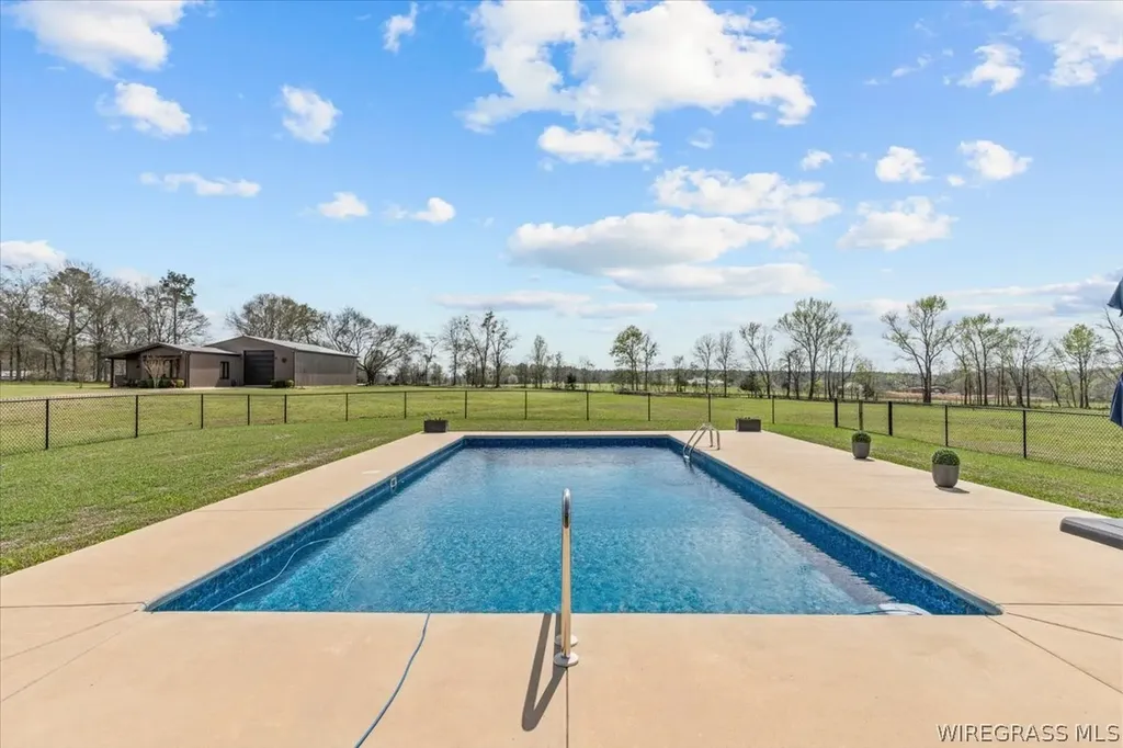 8262 County Road 636 Chancellor AL 36316