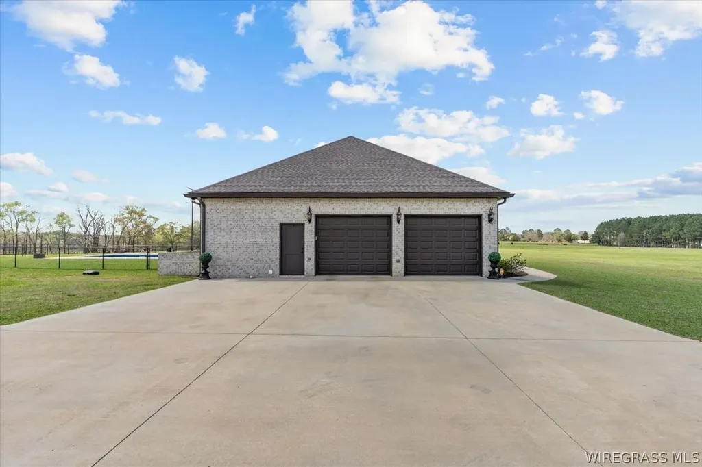 8262 County Road 636 Chancellor AL 36316