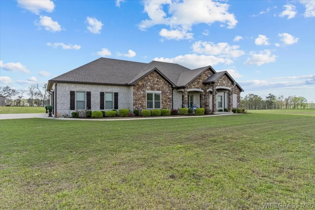 8262 County Road 636 Chancellor AL 36316