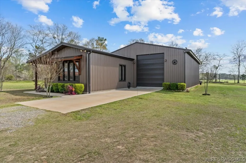 8262 County Road 636 Chancellor AL 36316