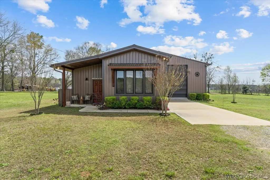 8262 County Road 636 Chancellor AL 36316