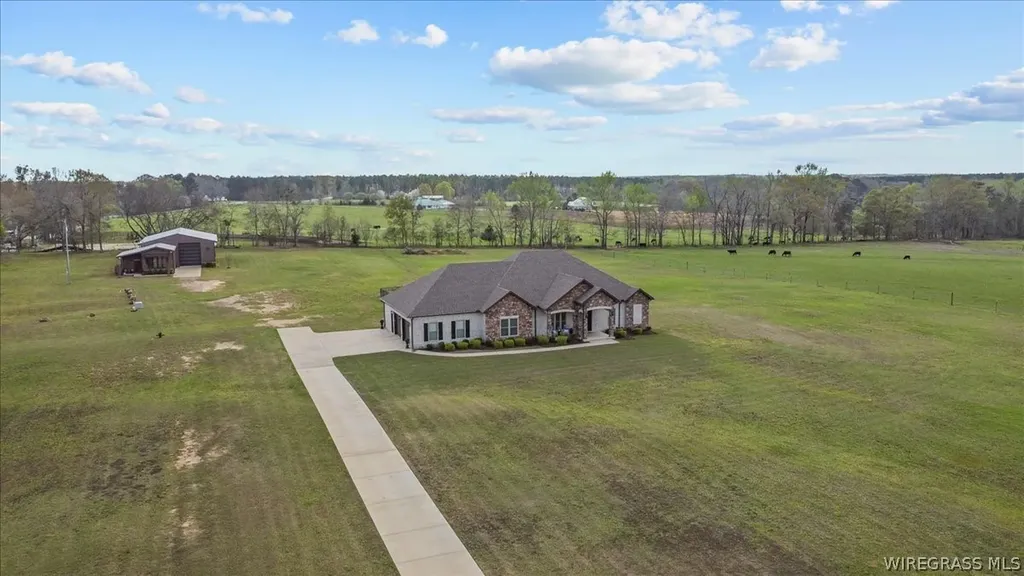 8262 County Road 636 Chancellor AL 36316
