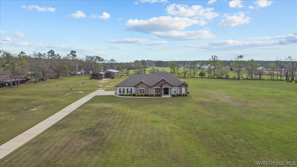 8262 County Road 636 Chancellor AL 36316