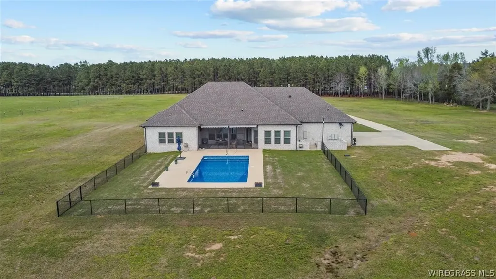 8262 County Road 636 Chancellor AL 36316