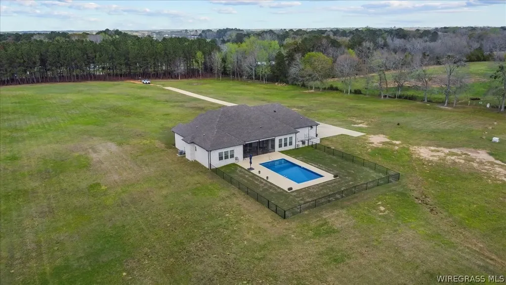 8262 County Road 636 Chancellor AL 36316