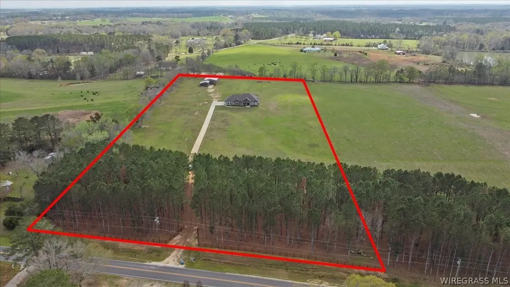 8262 County Road 636 Chancellor AL 36316